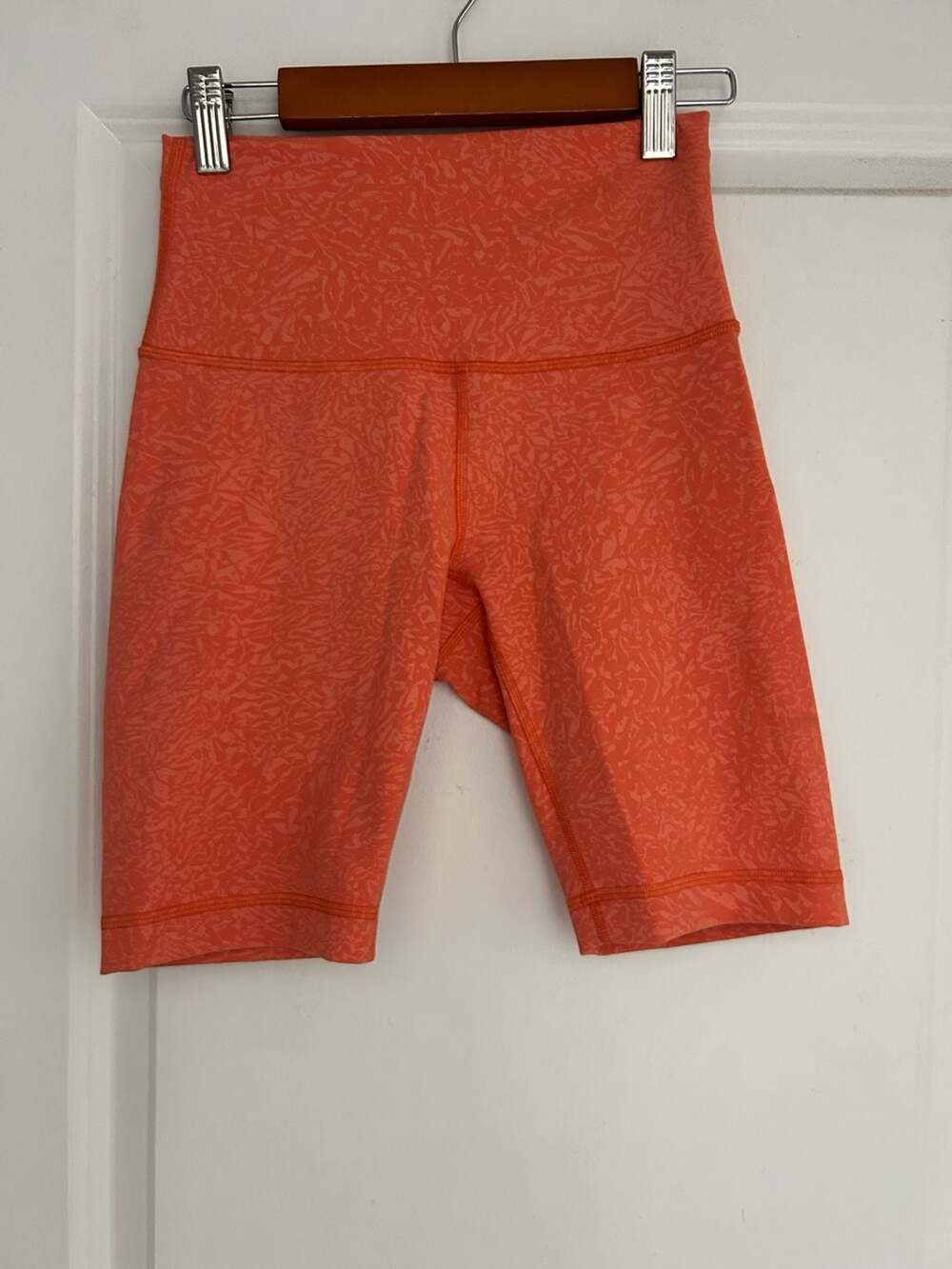 Lululemon Wunder Train High-Rise Short 8" Size 4 Crunch Warm Coral